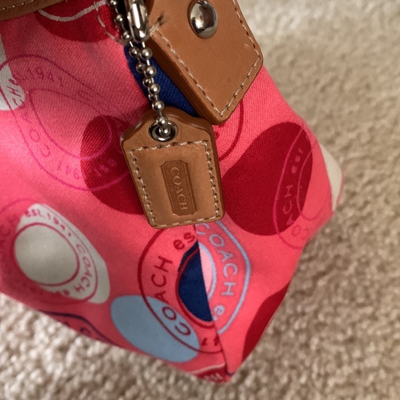 Coach Passport Pink Satin Scarf Print Bag, Pleated Front & Leather handles NWOT - Picture 6 of 16